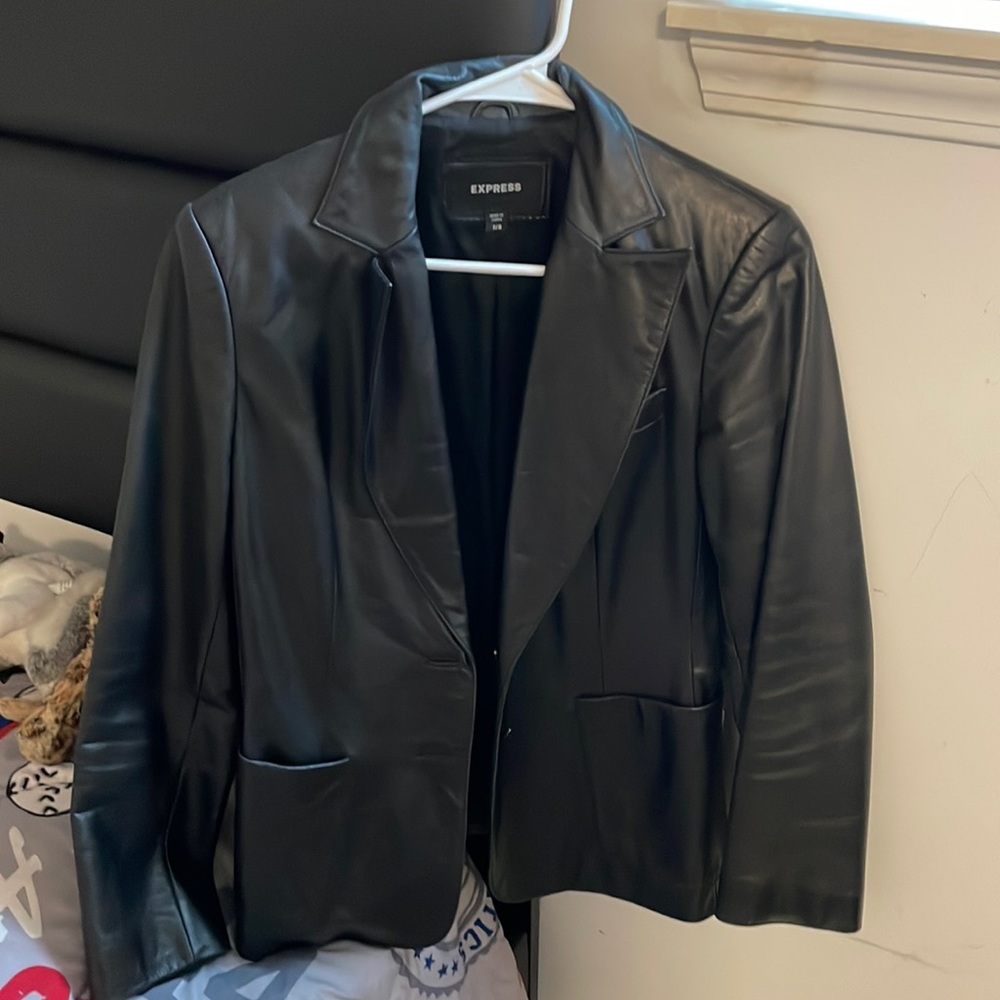 Black womans leather jacket size 7/8
